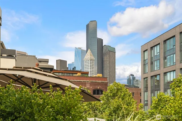 $899,000 | 526 1st Avenue South, Unit 511, Seattle, WA 98104