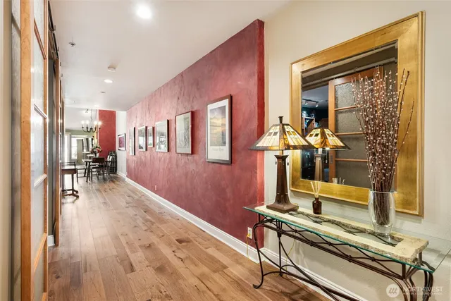 $899,000 | 526 1st Avenue South, Unit 511, Seattle, WA 98104