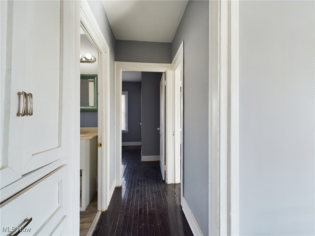 469 Arbor Road Cleveland, OH 44108 - Photo 19 of 47 Gallery Image 19