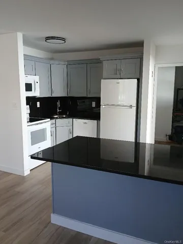 $579,990 | 4 Mercury Avenue, East Patchogue, NY 11772