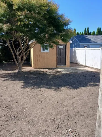 $579,990 | 4 Mercury Avenue, East Patchogue, NY 11772