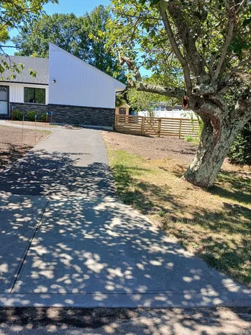 $579,990 | 4 Mercury Avenue, East Patchogue, NY 11772