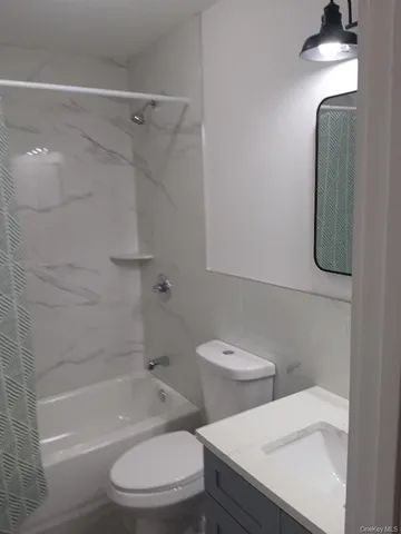 $579,990 | 4 Mercury Avenue, East Patchogue, NY 11772