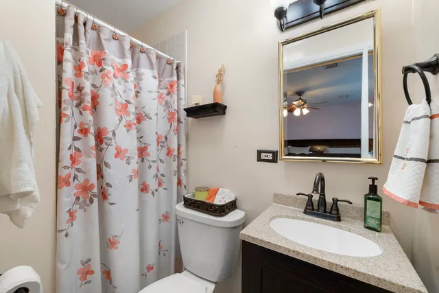 $399,000 | 100 Des Plaines Lane, Hoffman Estates, IL 60169