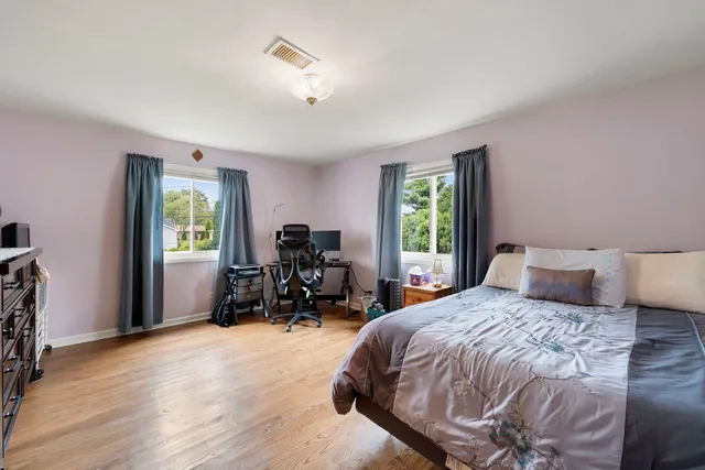 $399,000 | 100 Des Plaines Lane, Hoffman Estates, IL 60169