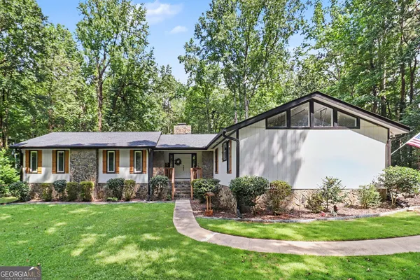 $304,999 | 102 McKinley Circle, LaGrange, GA 30240