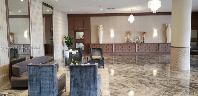 $3,200 | 5401 Collins Avenue, Unit 814, Miami Beach, FL 33140