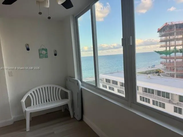 $3,200 | 5401 Collins Avenue, Unit 814, Miami Beach, FL 33140