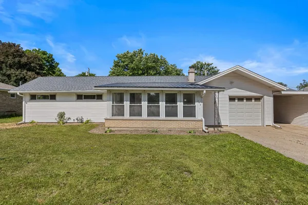 $310,000 | 405 Dodson Drive East, Urbana, IL 61802