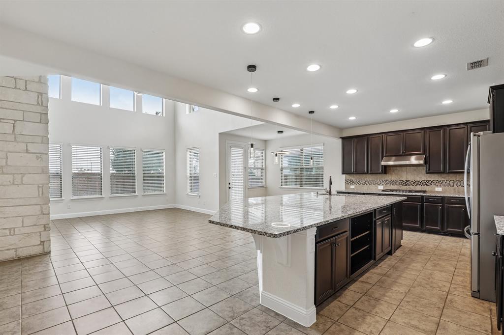 7228 Ridgepoint Drive Irving, TX 75063 - Photo 5 of 38