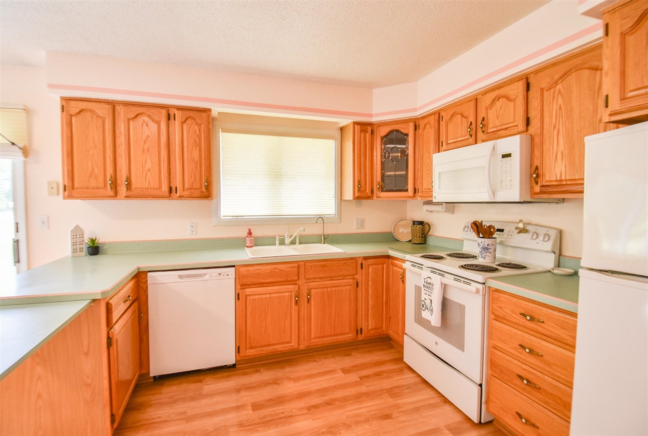 305 Ridge Road Quincy, MI 49082 - Photo 7 of 34 Gallery Image 7