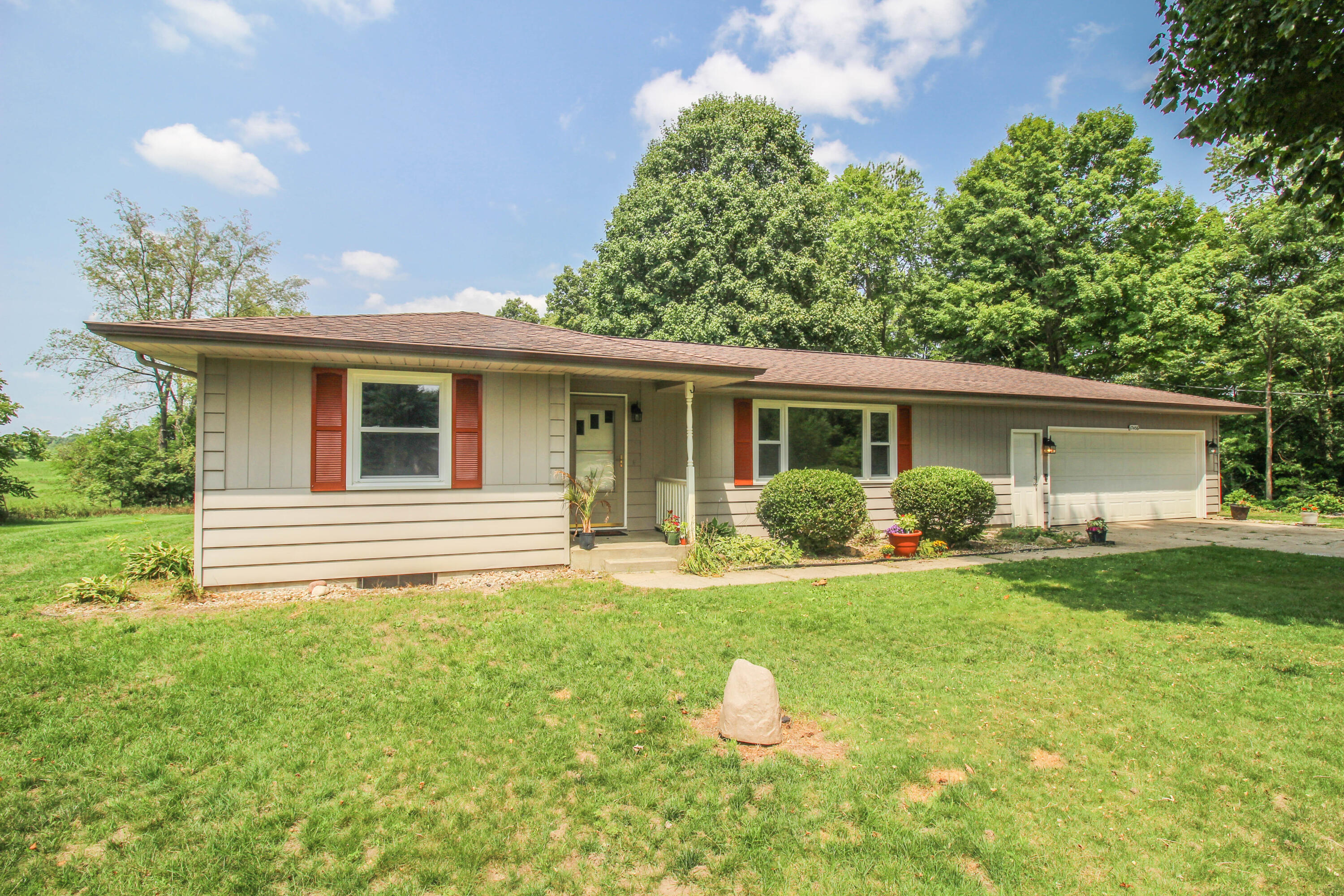 17456 M Highway 86 Three Rivers, MI 49093 - Photo 2 of 29 M86-0272