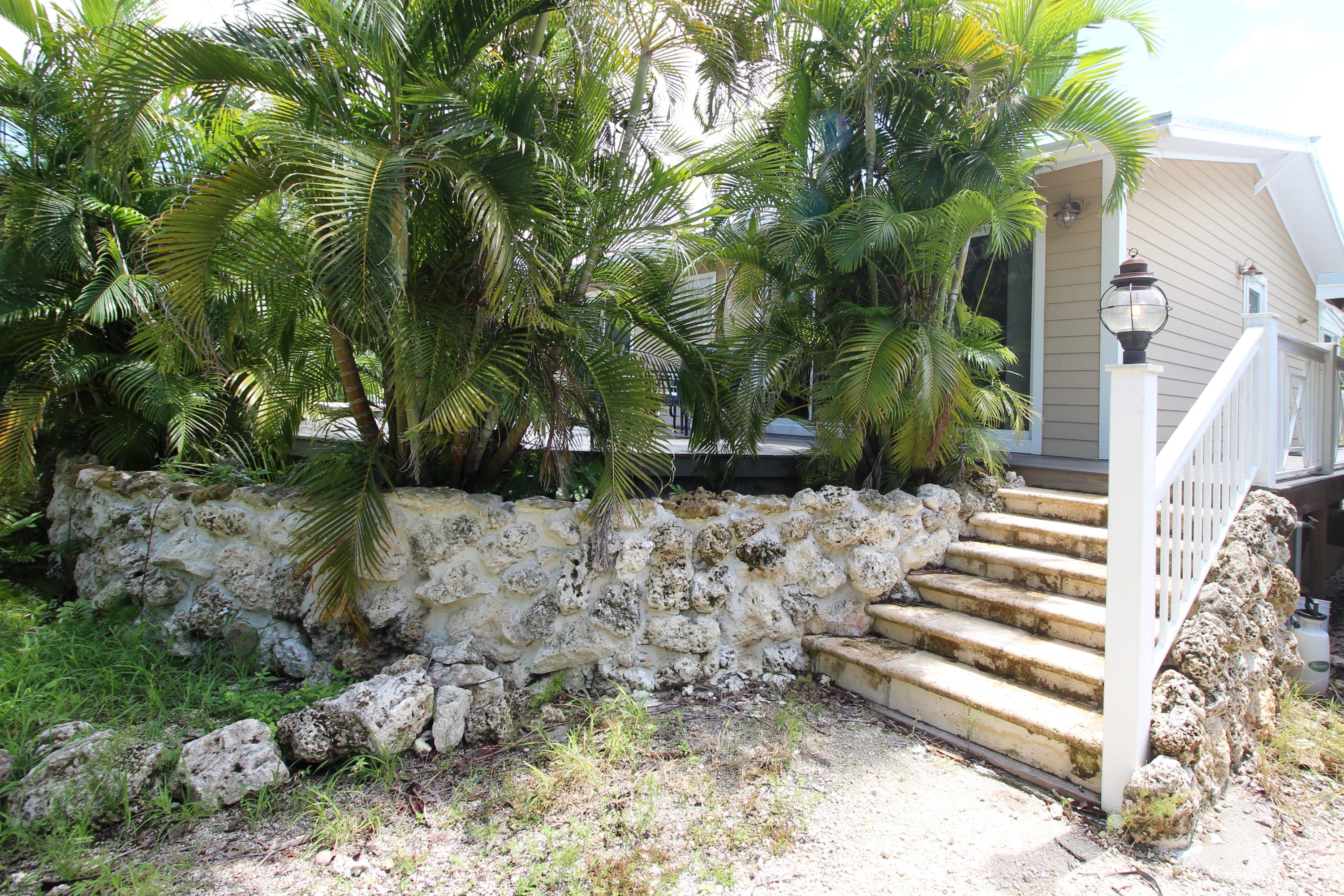 28230 County Road Summerland Key, FL 33042 - Photo 2 of 26 IMG_4198 (2)