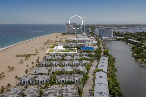 a picture of a lake view