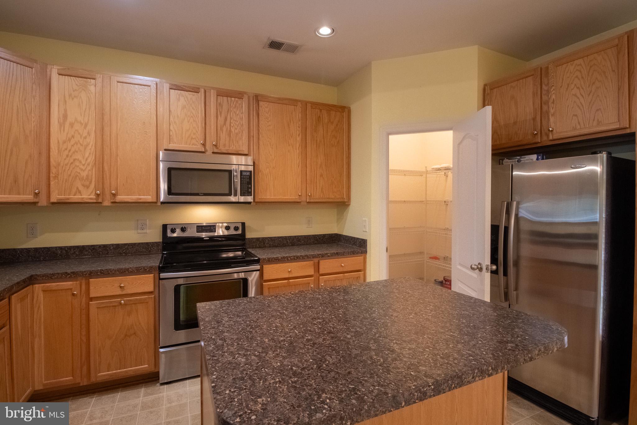 73 Ran Rue Drive Martinsburg, WV 25403 - Photo 10 of 43 Stainless steel appliances