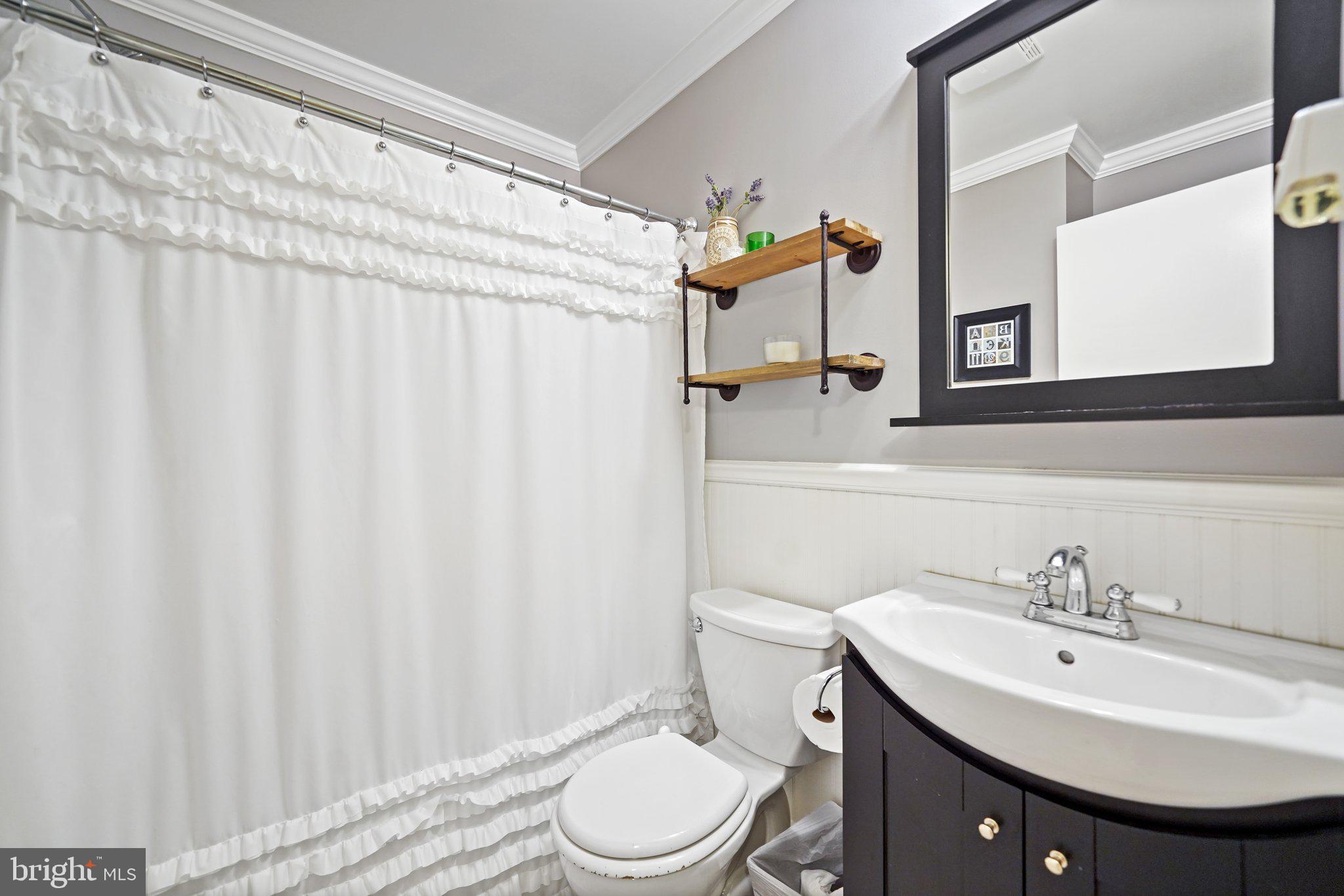 726 Cedar Grove Road Broomall, PA 19008 - Photo 15 of 28 Hall Bathroom