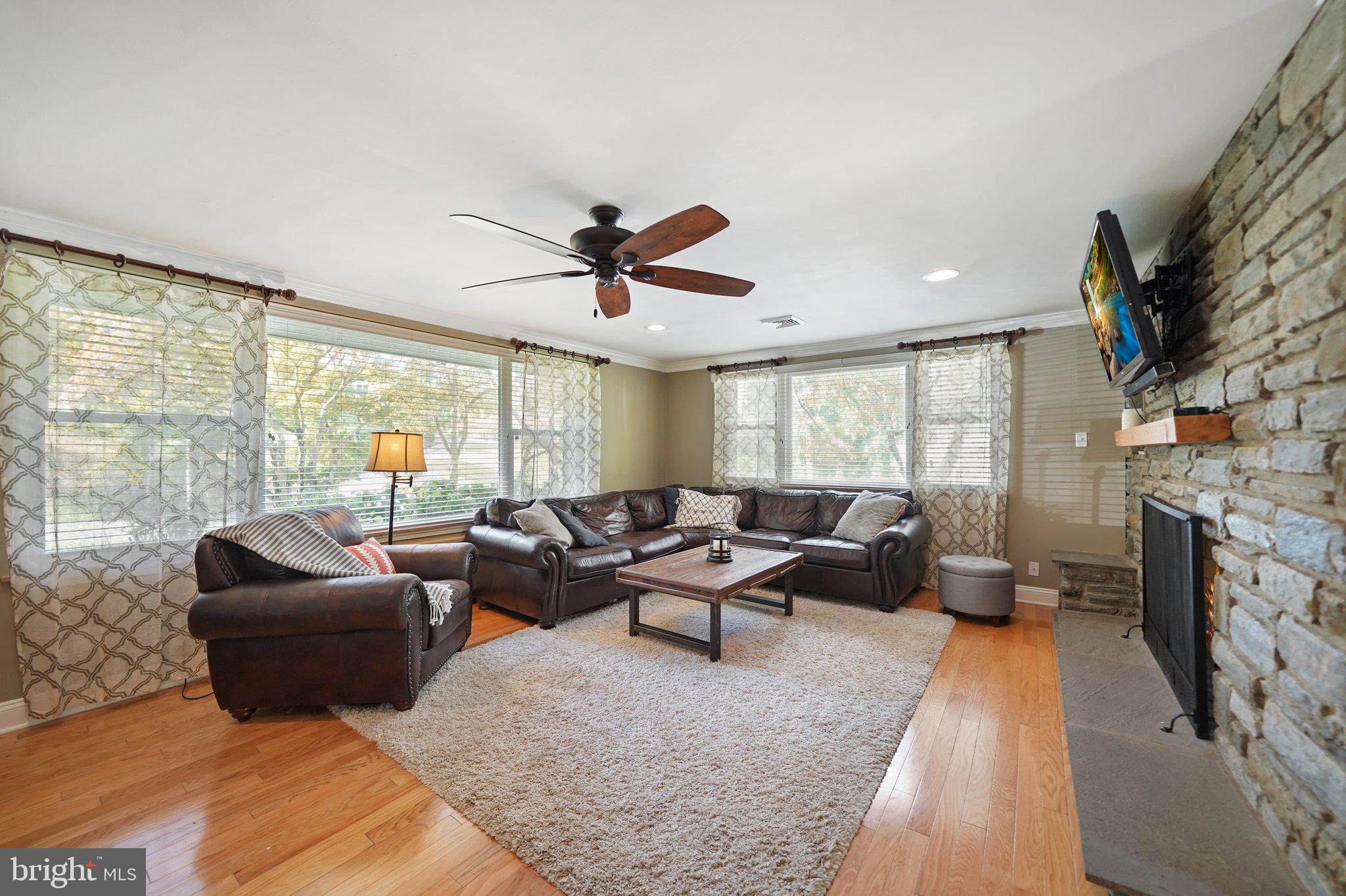 726 Cedar Grove Road Broomall, PA 19008 - Photo 4 of 28 Gallery Image 4