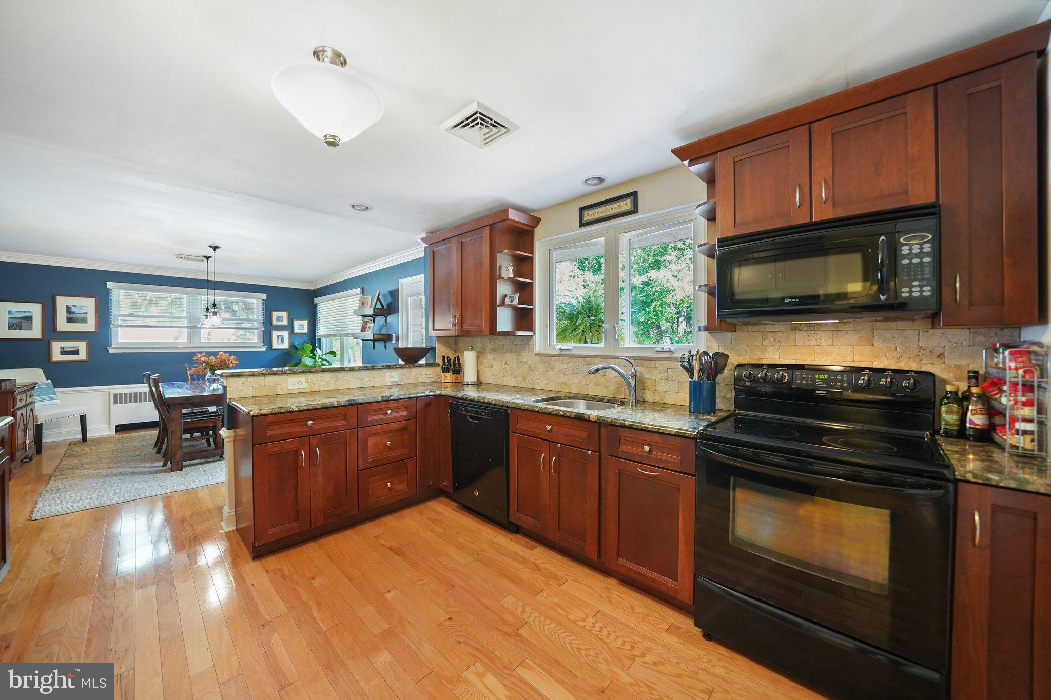 726 Cedar Grove Road Broomall, PA 19008 - Photo 7 of 28 Gallery Image 7