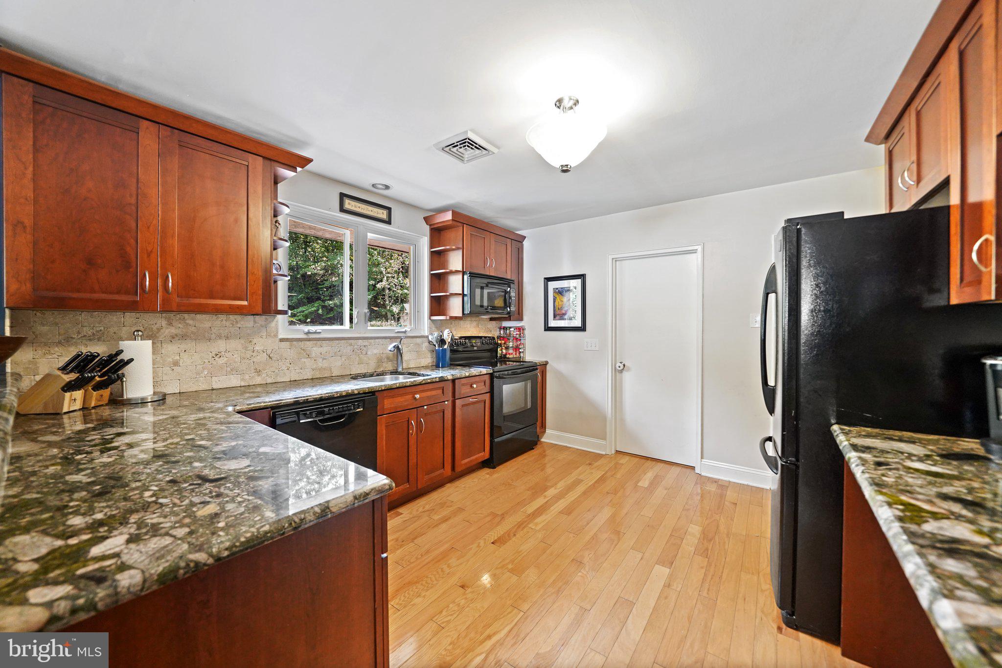 726 Cedar Grove Road Broomall, PA 19008 - Photo 9 of 28 Gallery Image 9
