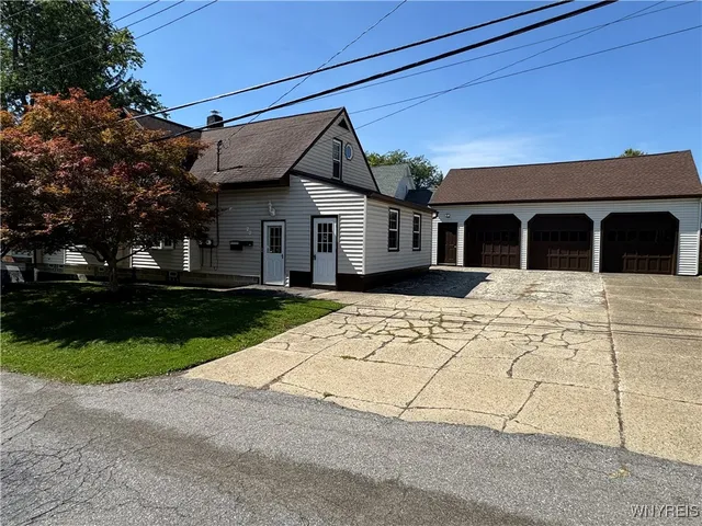 $419,000 | 20 East Avenue, West Seneca, NY 14224