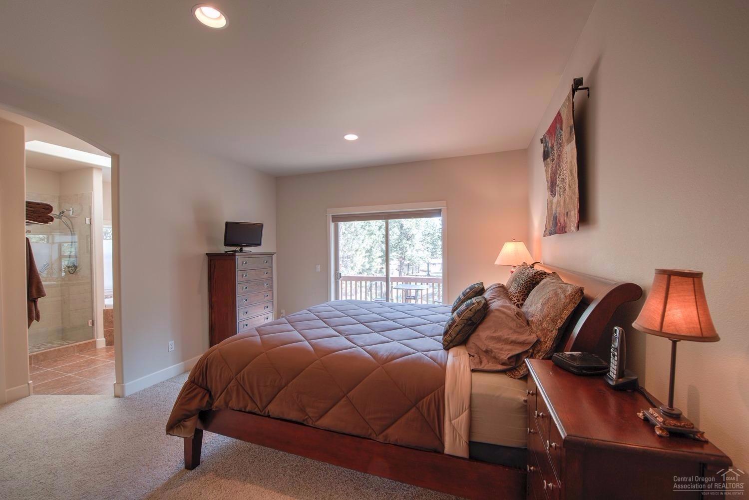 18896 Choctaw Road Bend, OR 97702 - Photo 15 of 24 Large master suite has private entry to