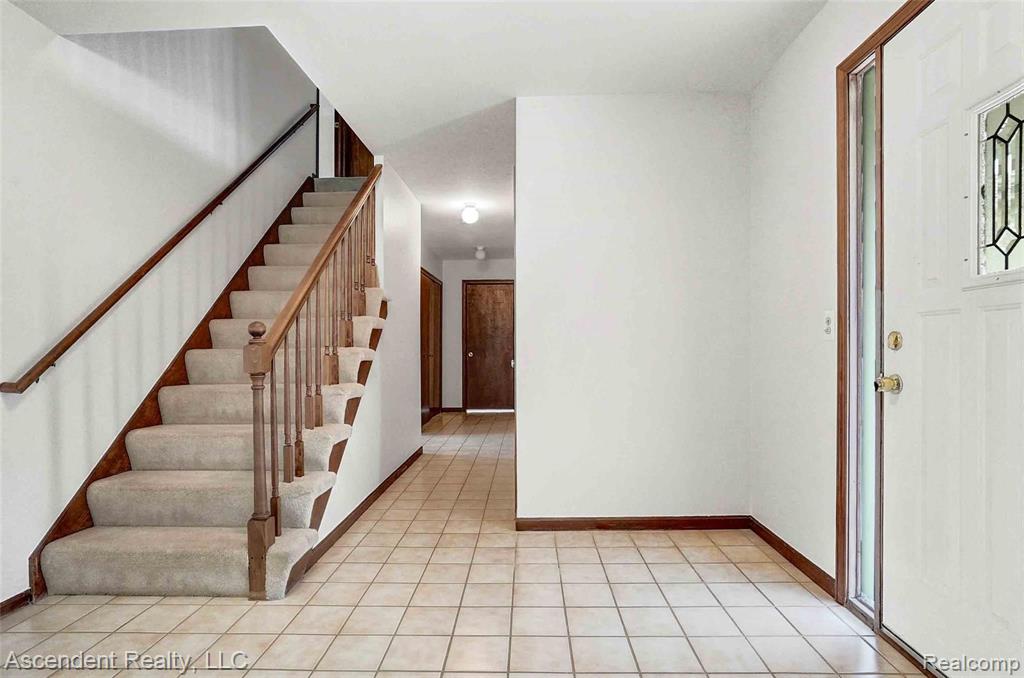 435 Parkland Drive Rochester, MI 48307 - Photo 4 of 32