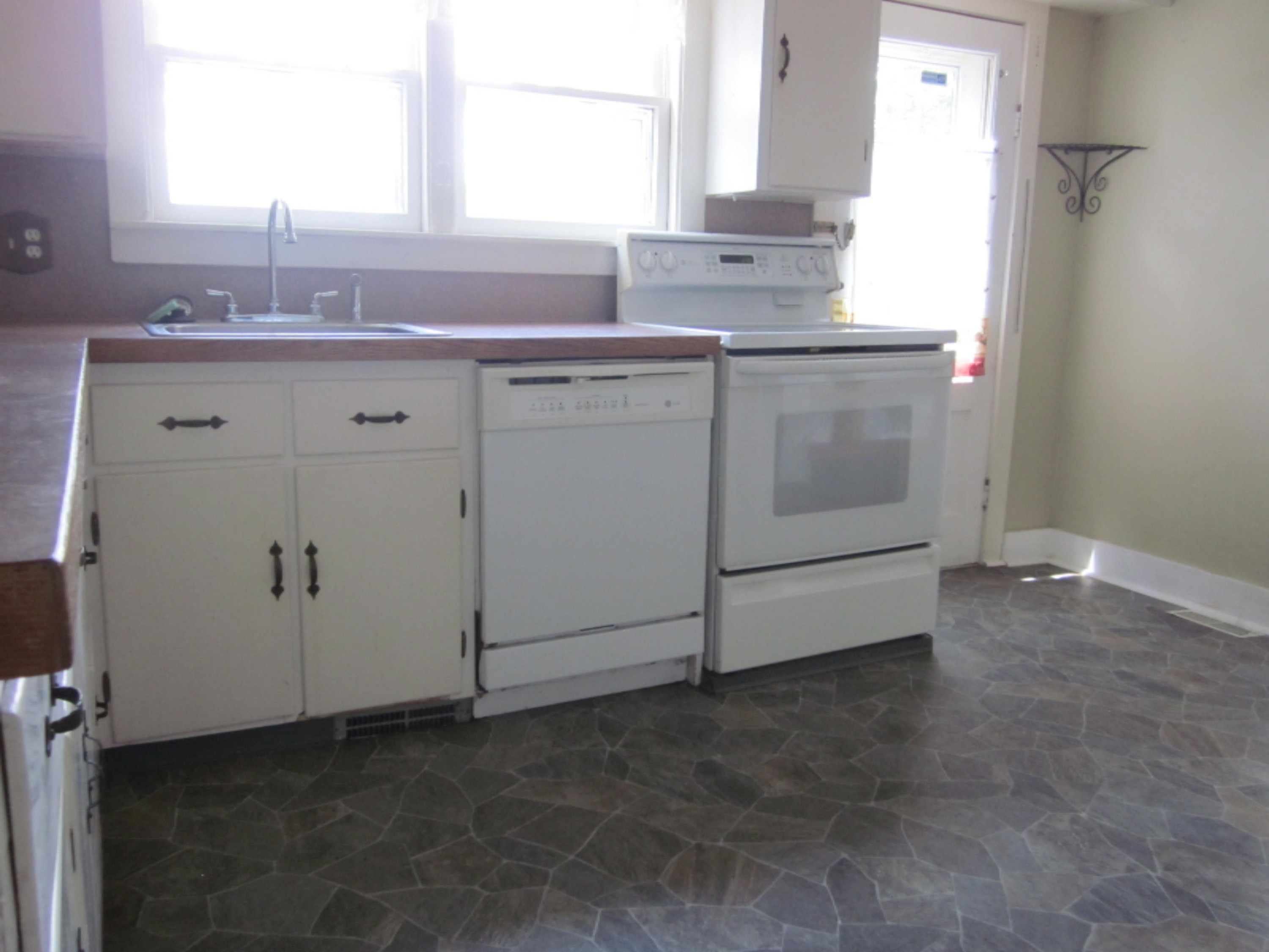 4611 Clarksville Road Portland, MI 48875 - Photo 4 of 31 Kitchen 3