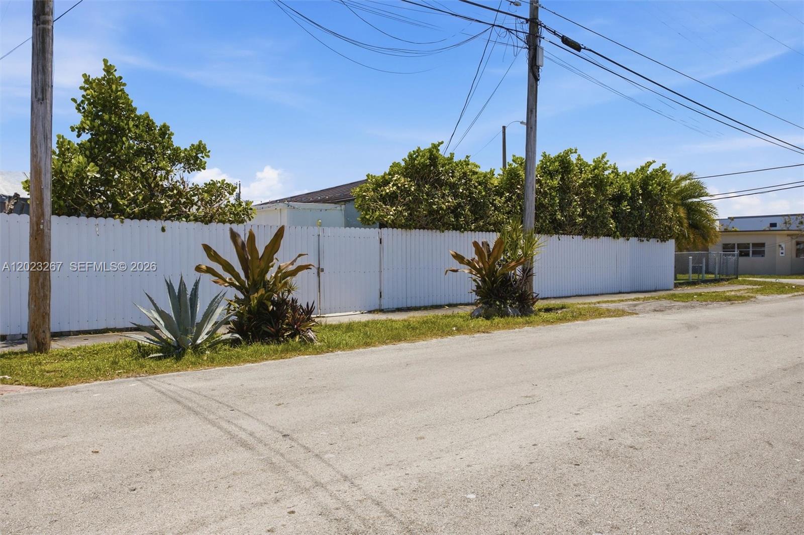 301 Southwest 36th Avenue Miami, FL 33135 - Photo 8 of 54