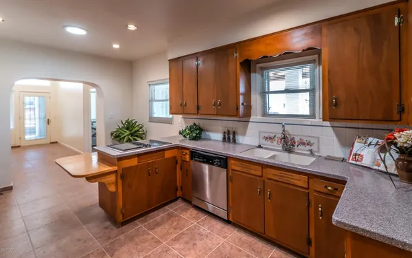 $2,800 | 1124 East 10th Street, Unit 1, Tucson, AZ 85719