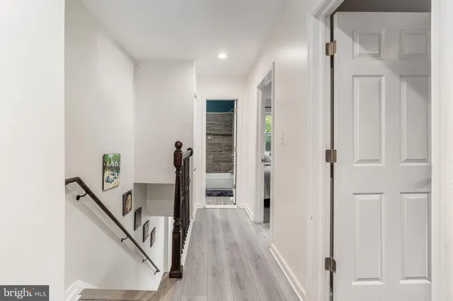 a picture of a black and white photo