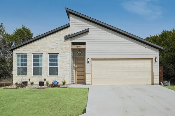 $289,000 | 5601 San Jacinto Drive, Granbury, TX 76048