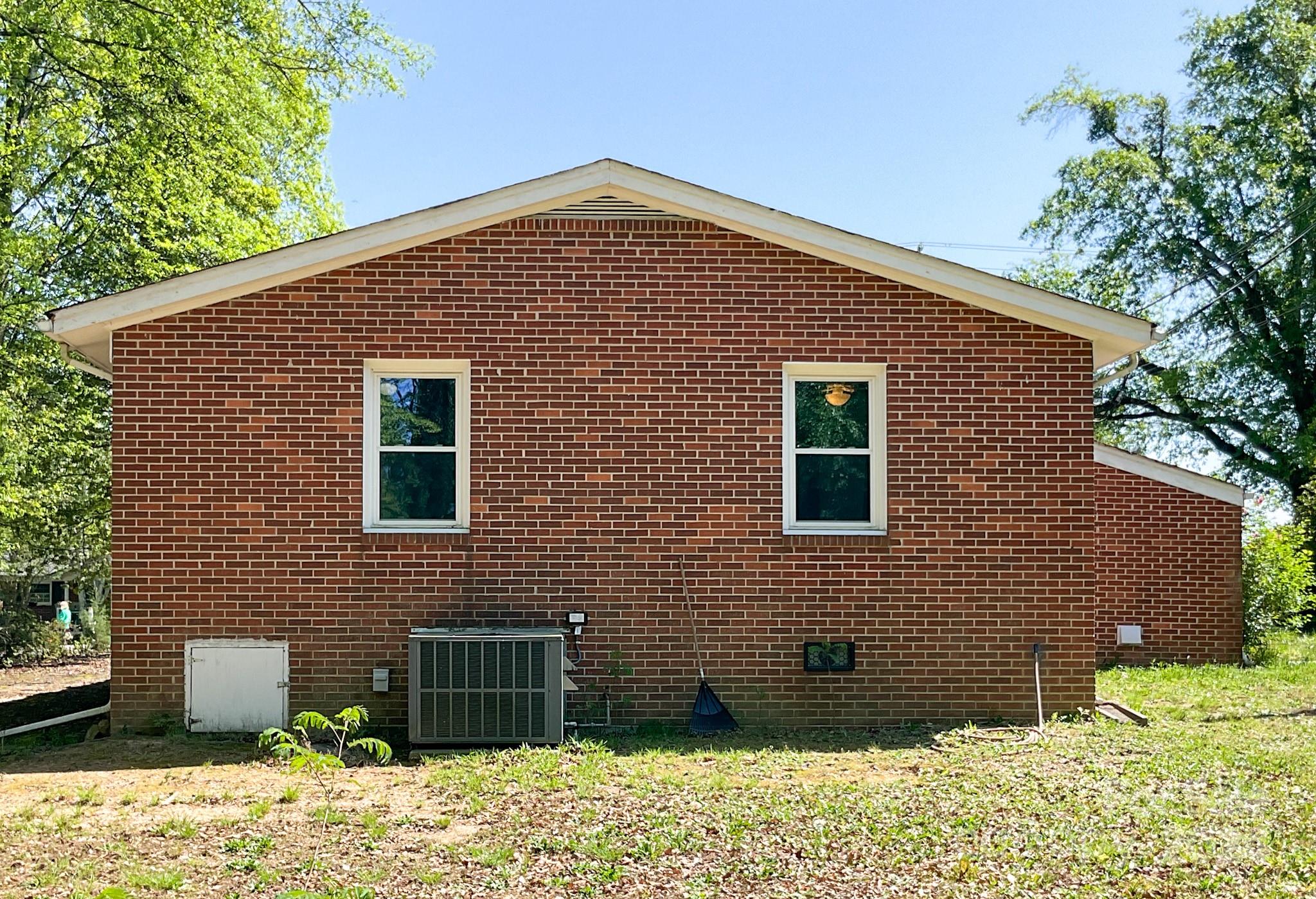 2207 East Lee Road Taylors, SC 29687 - Photo 19 of 23 Gallery Image 19