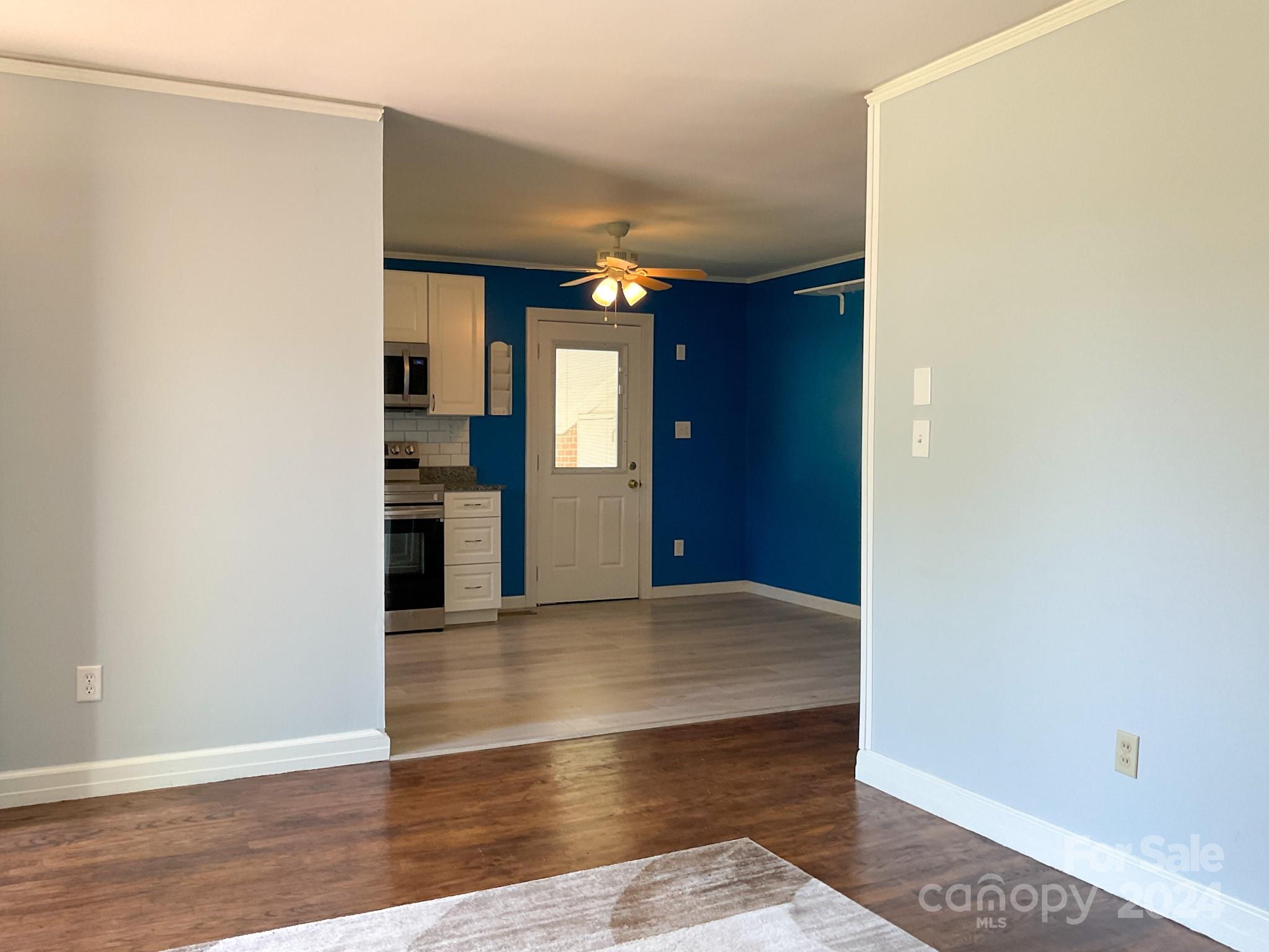 2207 East Lee Road Taylors, SC 29687 - Photo 4 of 23 Gallery Image 4