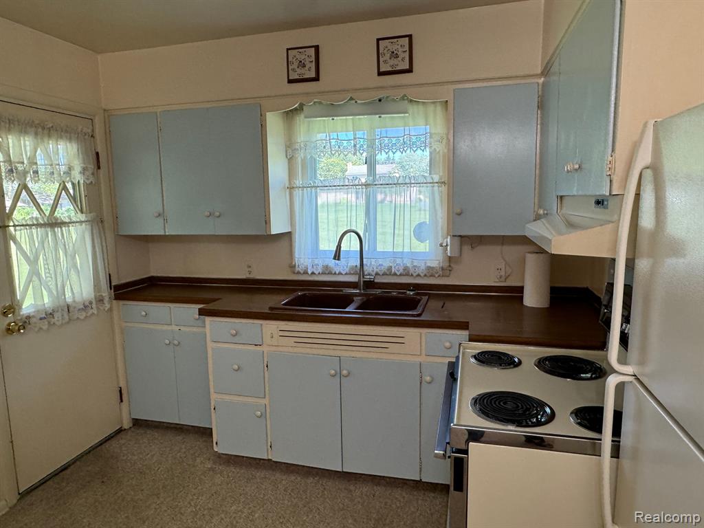 4428 Calkins Road Flint, MI 48532 - Photo 9 of 27