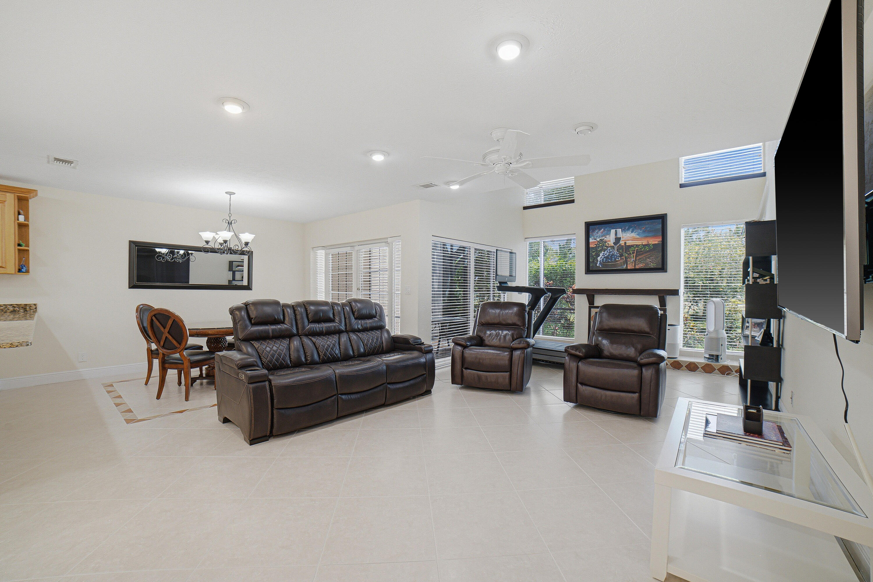 6024 Glendale Drive Boca Raton, FL 33433 - Photo 14 of 36 Livingroom-B