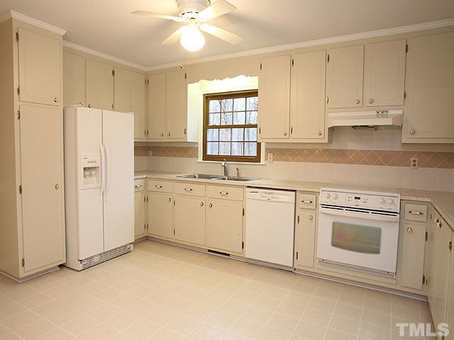 1103 Briardale Road Durham, NC 27712 - Photo 7 of 25 Kitchen