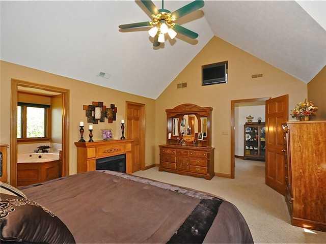 24522 Jerkwater Road Sheridan, IN 46069 - Photo 14 of 24 Gallery Image 14