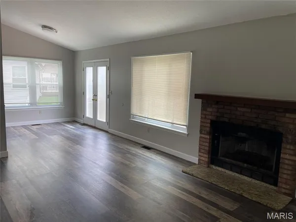 $2,300 | 4507 Cambrook Drive, St. Charles, MO 63304