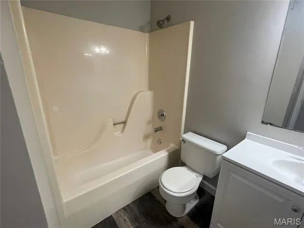 $2,300 | 4507 Cambrook Drive, St. Charles, MO 63304