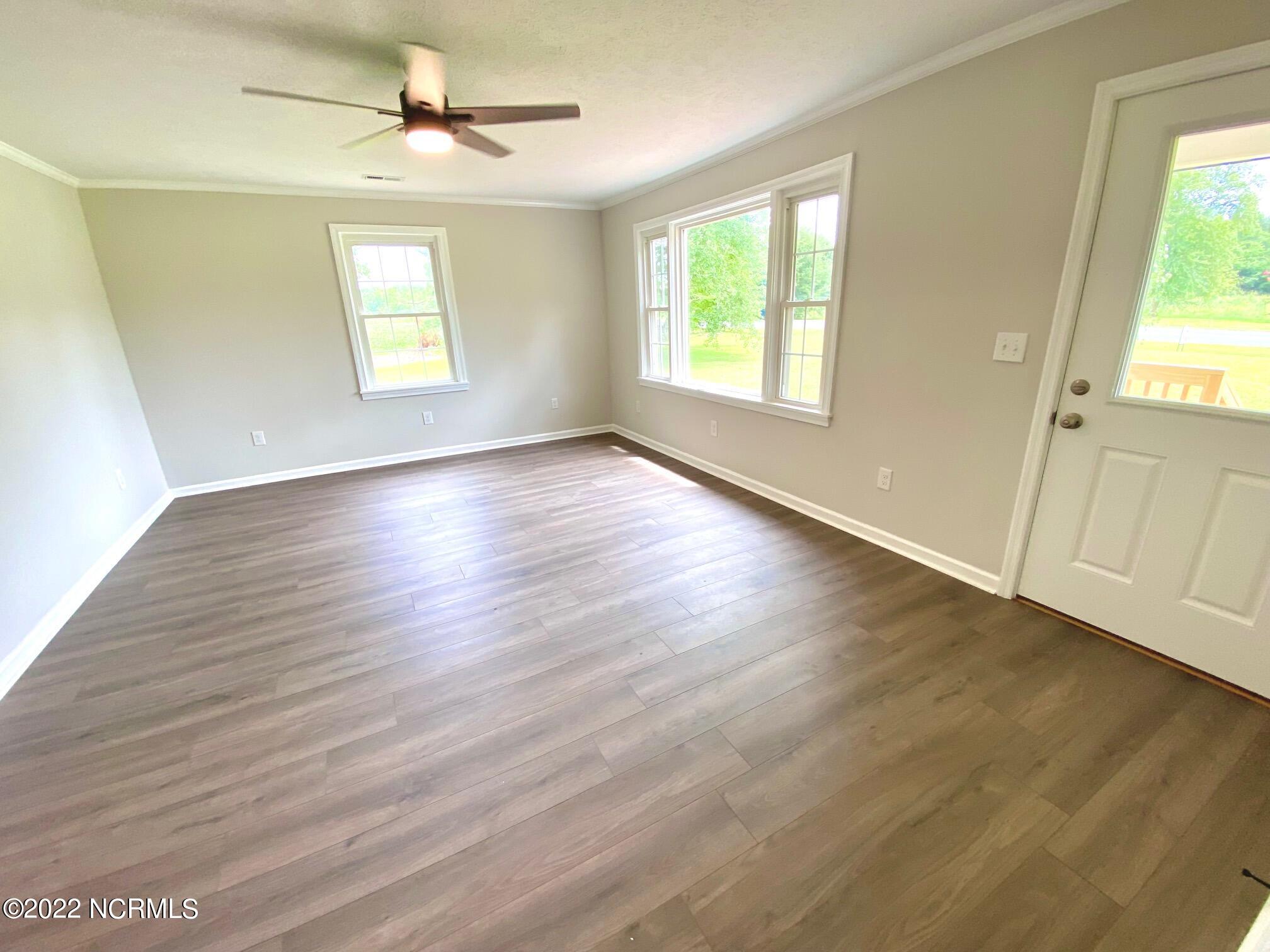 493 Jam Road Tabor City, NC 28463 - Photo 6 of 48 With Picture Window