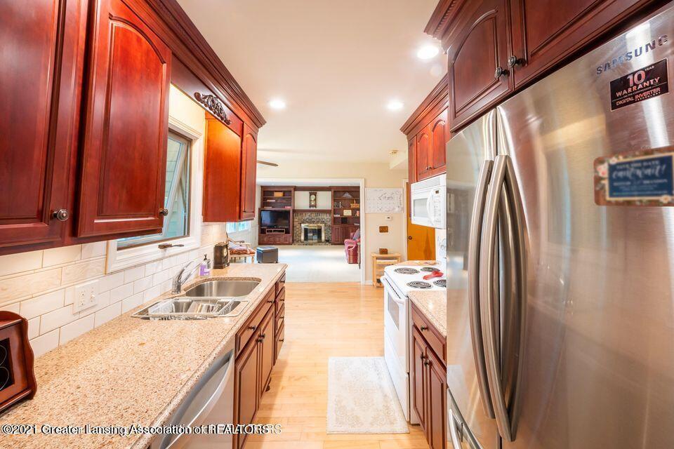 5849 Green Road Haslett, MI 48840 - Photo 9 of 48 10