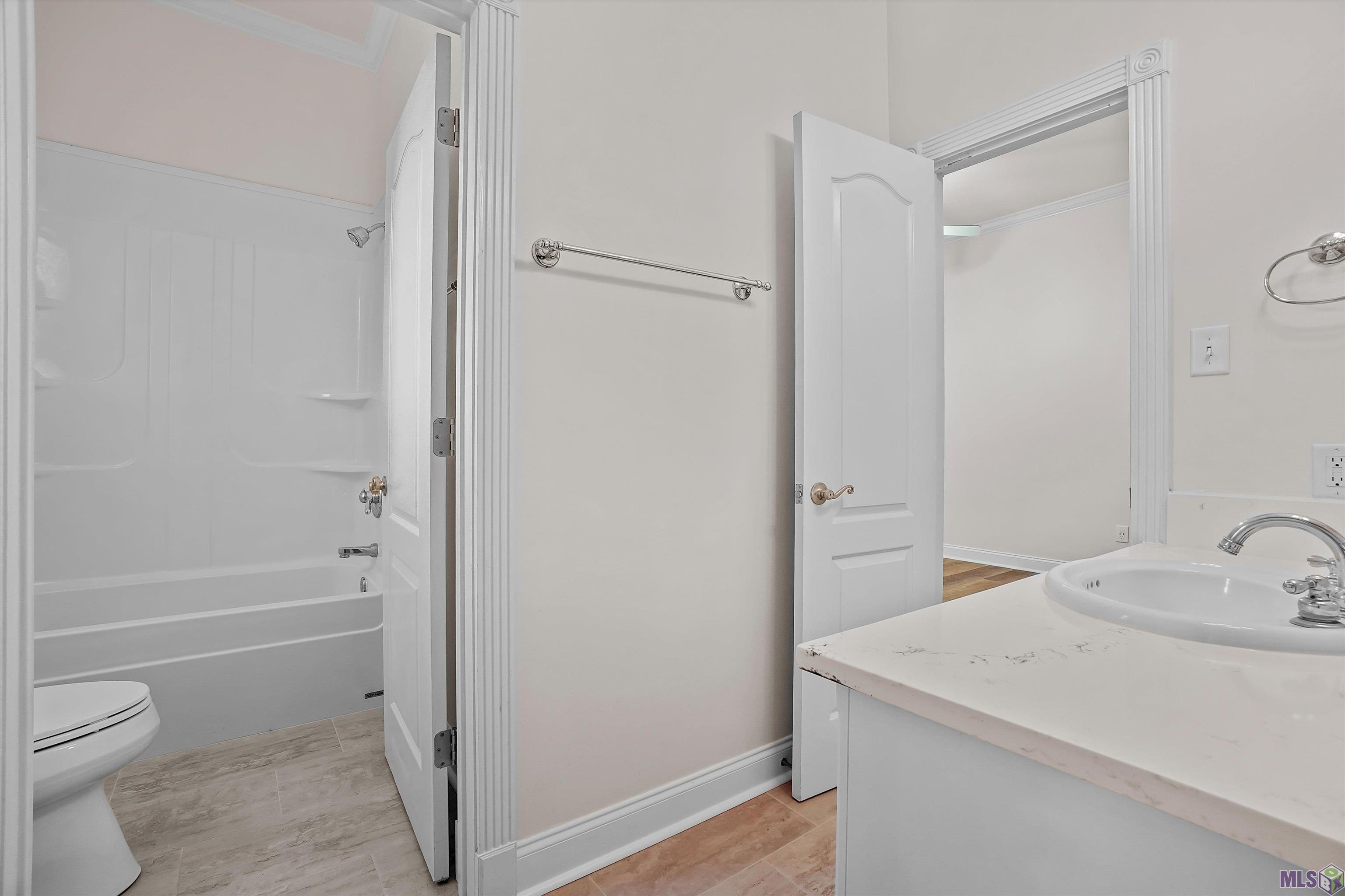 40400 Abby James Road Prairieville, LA 70769 - Photo 19 of 40 shared bath