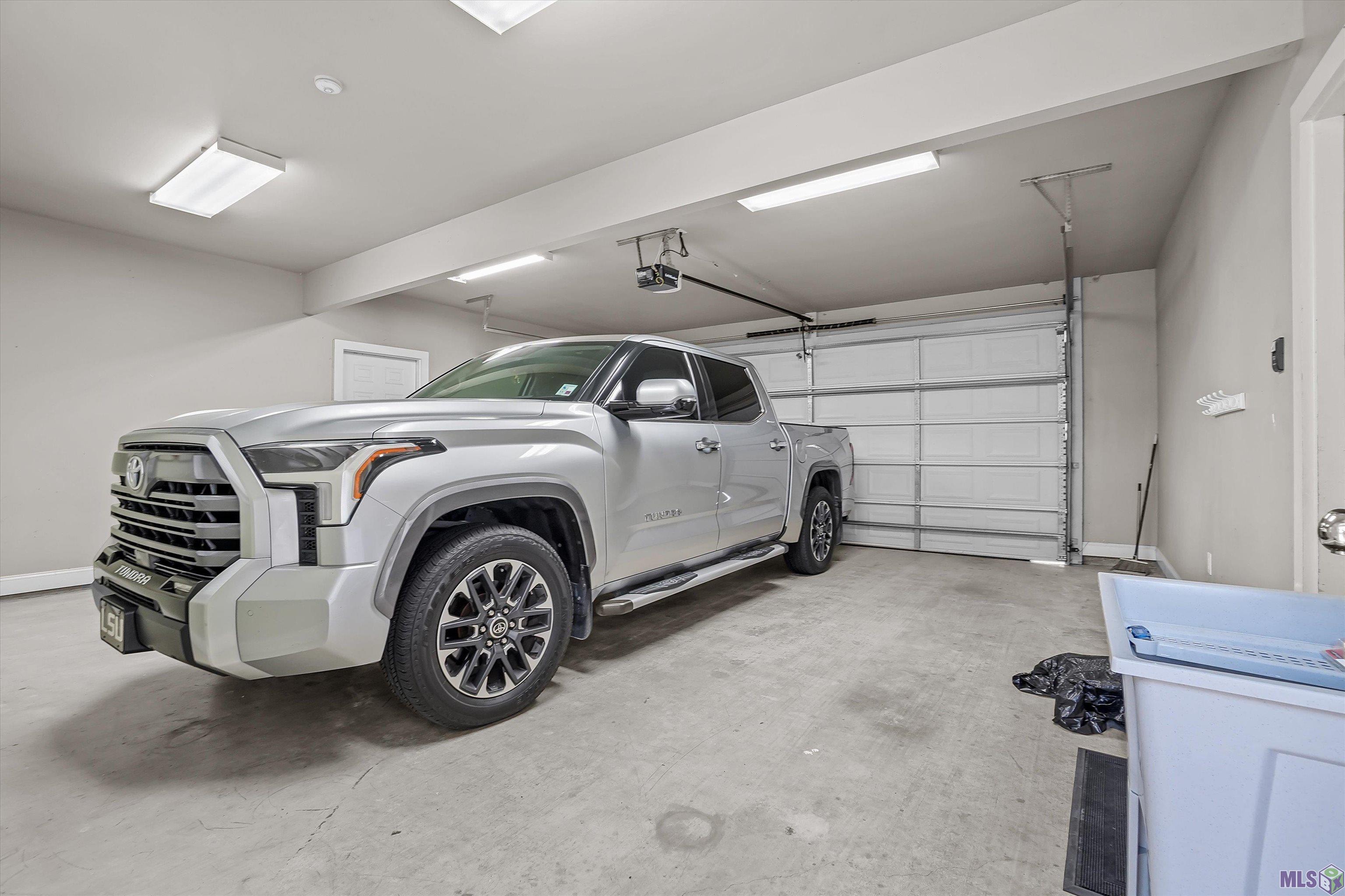 40400 Abby James Road Prairieville, LA 70769 - Photo 26 of 40 large garage