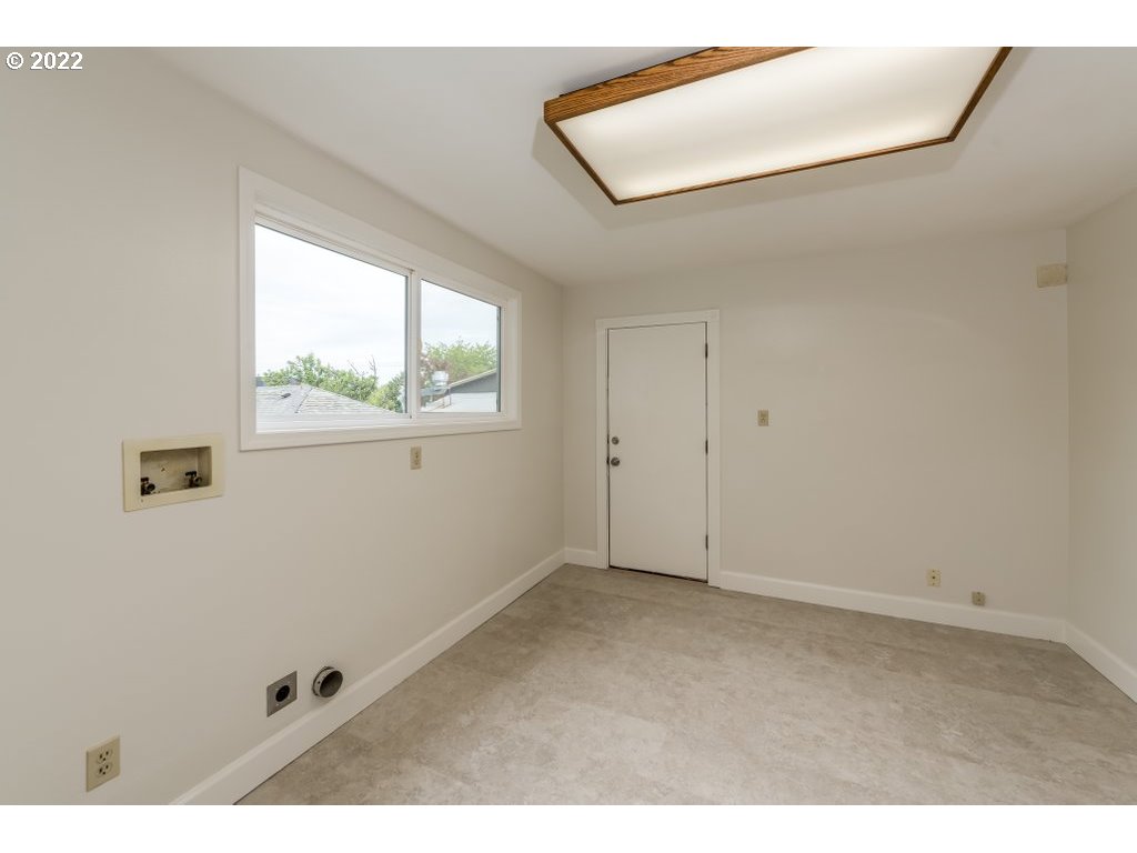 717 Northeast Liberty Street Portland, OR 97211 - Photo 14 of 32