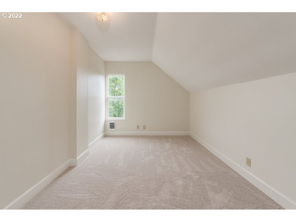 717 Northeast Liberty Street Portland, OR 97211 - Photo 18 of 32