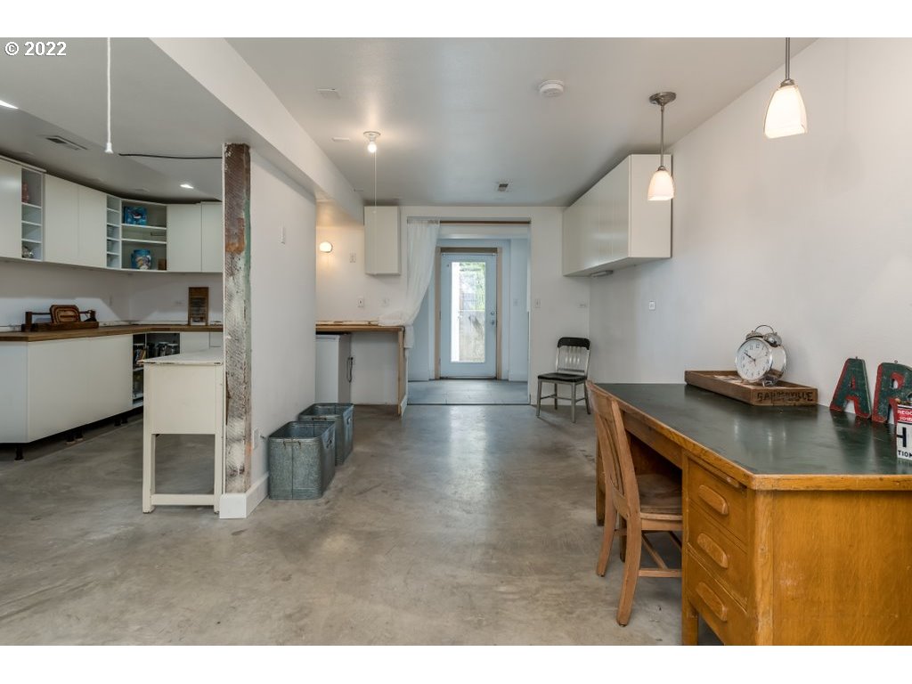 717 Northeast Liberty Street Portland, OR 97211 - Photo 23 of 32