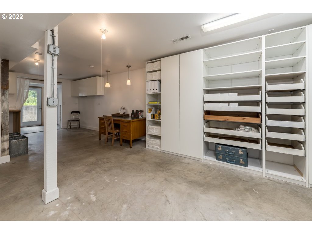 717 Northeast Liberty Street Portland, OR 97211 - Photo 24 of 32