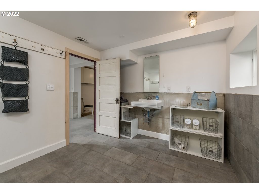 717 Northeast Liberty Street Portland, OR 97211 - Photo 27 of 32