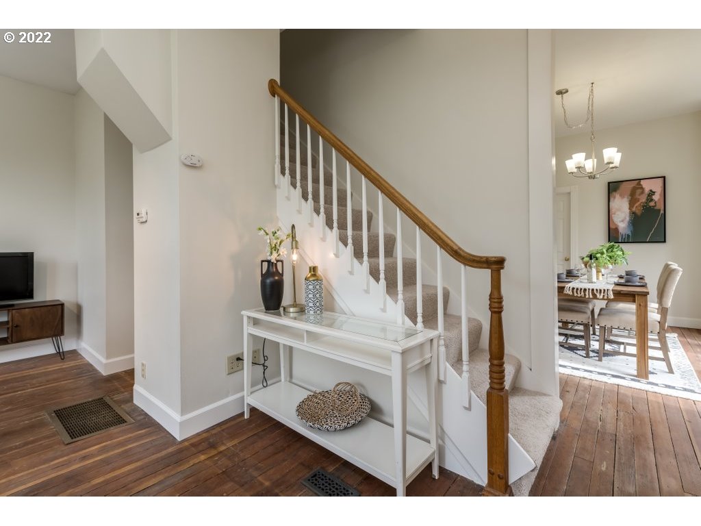 717 Northeast Liberty Street Portland, OR 97211 - Photo 3 of 32