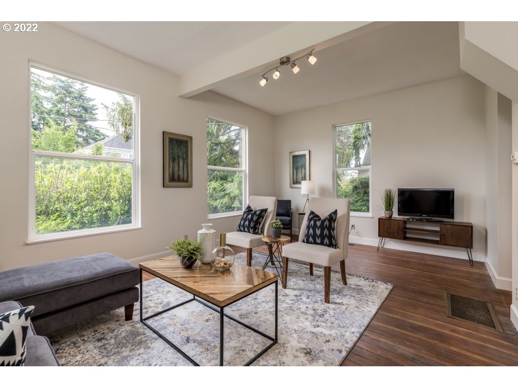 717 Northeast Liberty Street Portland, OR 97211 - Photo 5 of 32